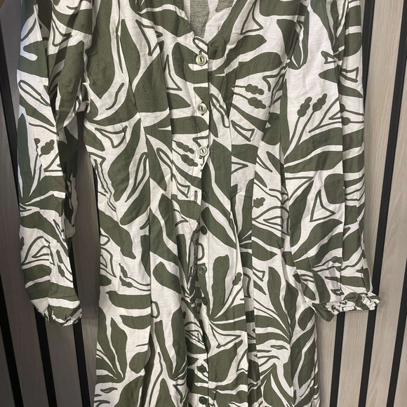 Dresses & Skirts - Green and White Leaf Print Dress